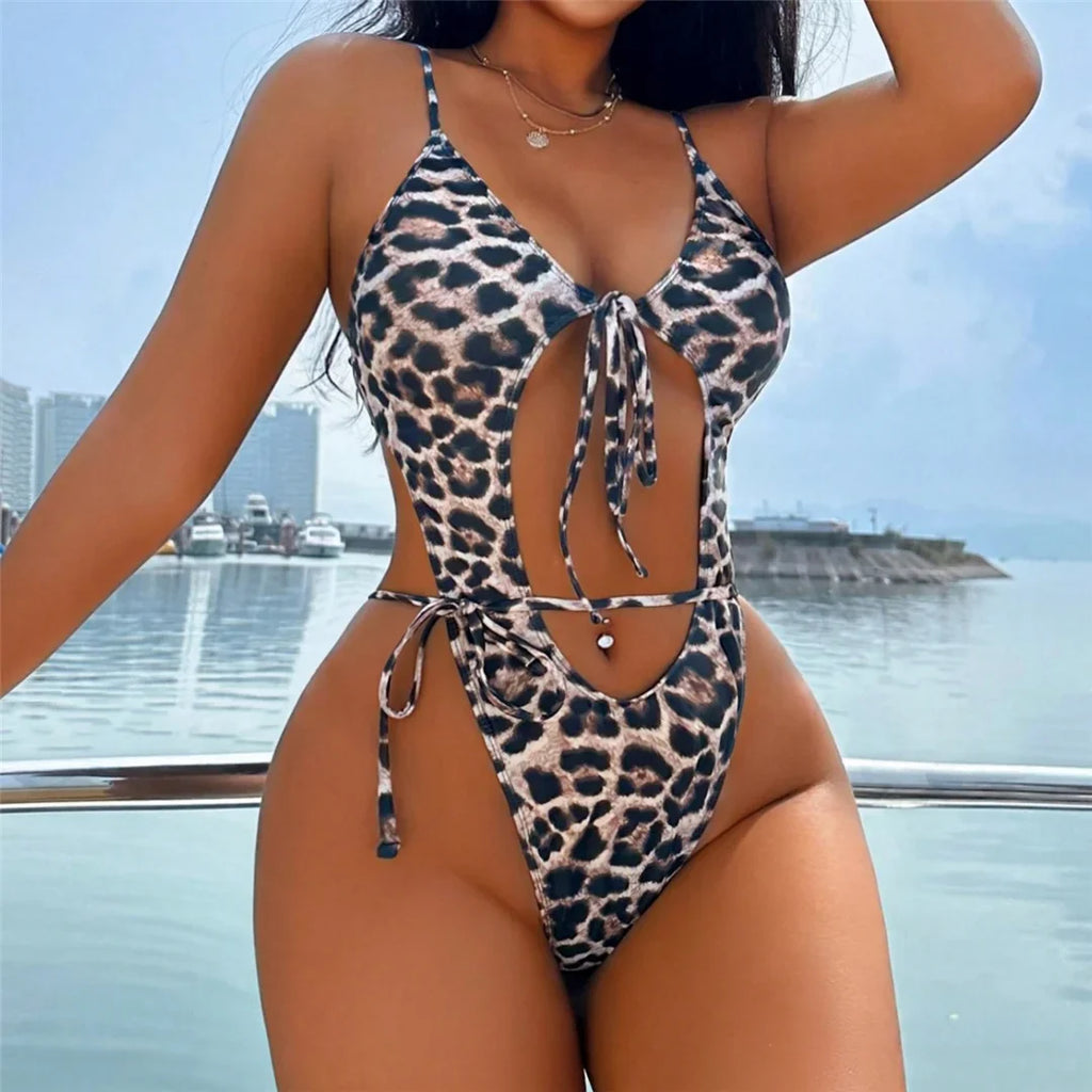 2026 Leopard Tummy Cut Out Knotted One Piece Swimsuit Women Swimwear Female High Cut Leg Padded Bather Bathing Suit Swim V6565
