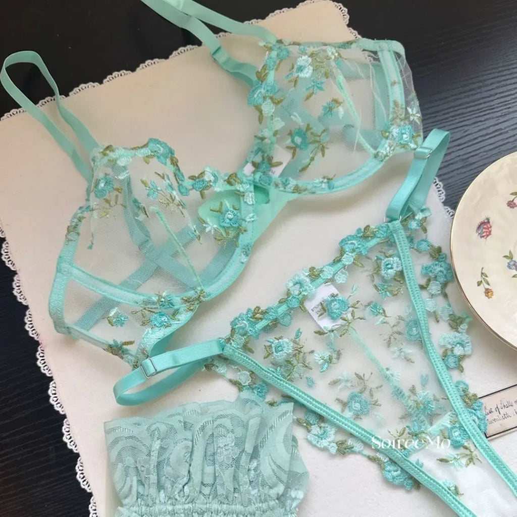 French Floral Lace Bra Set Push Up Underwire Large Bust Sheer Mesh See Through Sexy Bra Embroidery Demi Cup Lingerie Set MOYISU