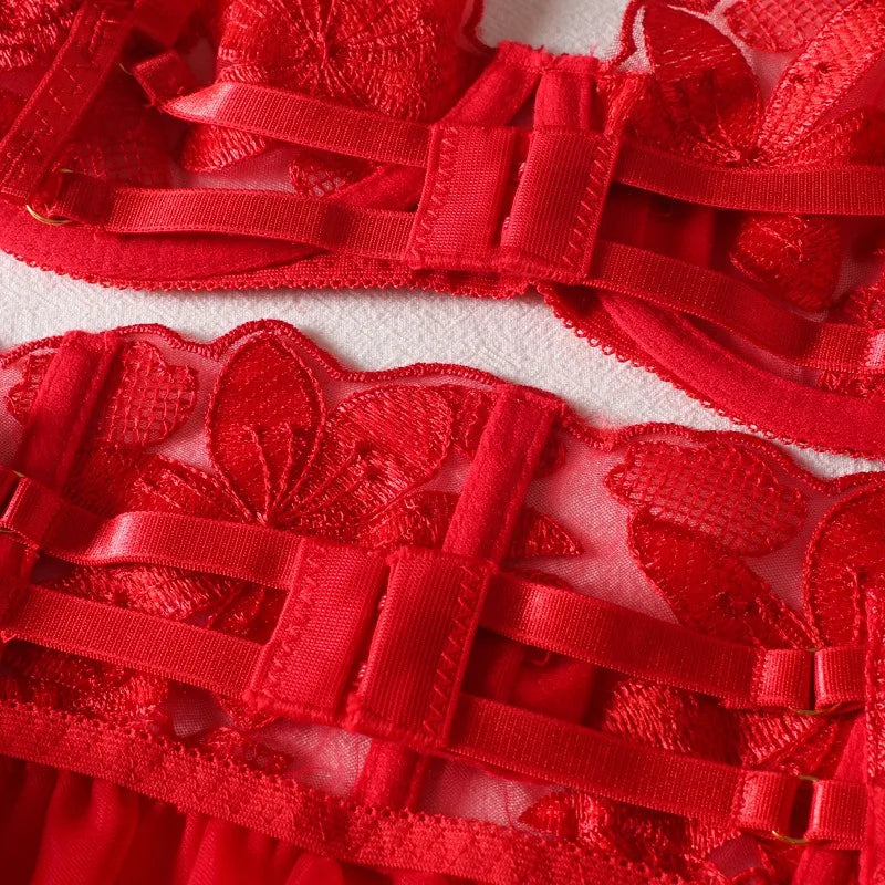Toucheart 3 Piece Set Lingerie Garter Sets Lingerie For Woman Sexy Mini Skirt See-Through Embroidered Bra Erotic Underwear New