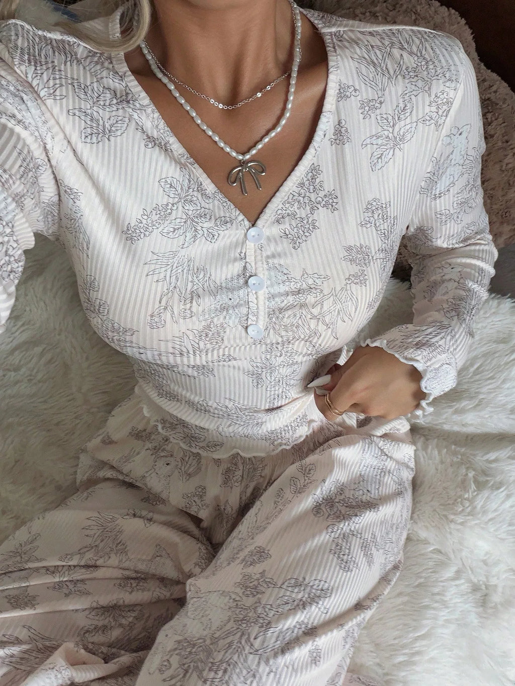 Spring slim Pajamas Homewear Set Flower Print Long-Sleeve tops and long pants sexy V-Neck Two-piece Pj Sets sleepwear Lounge