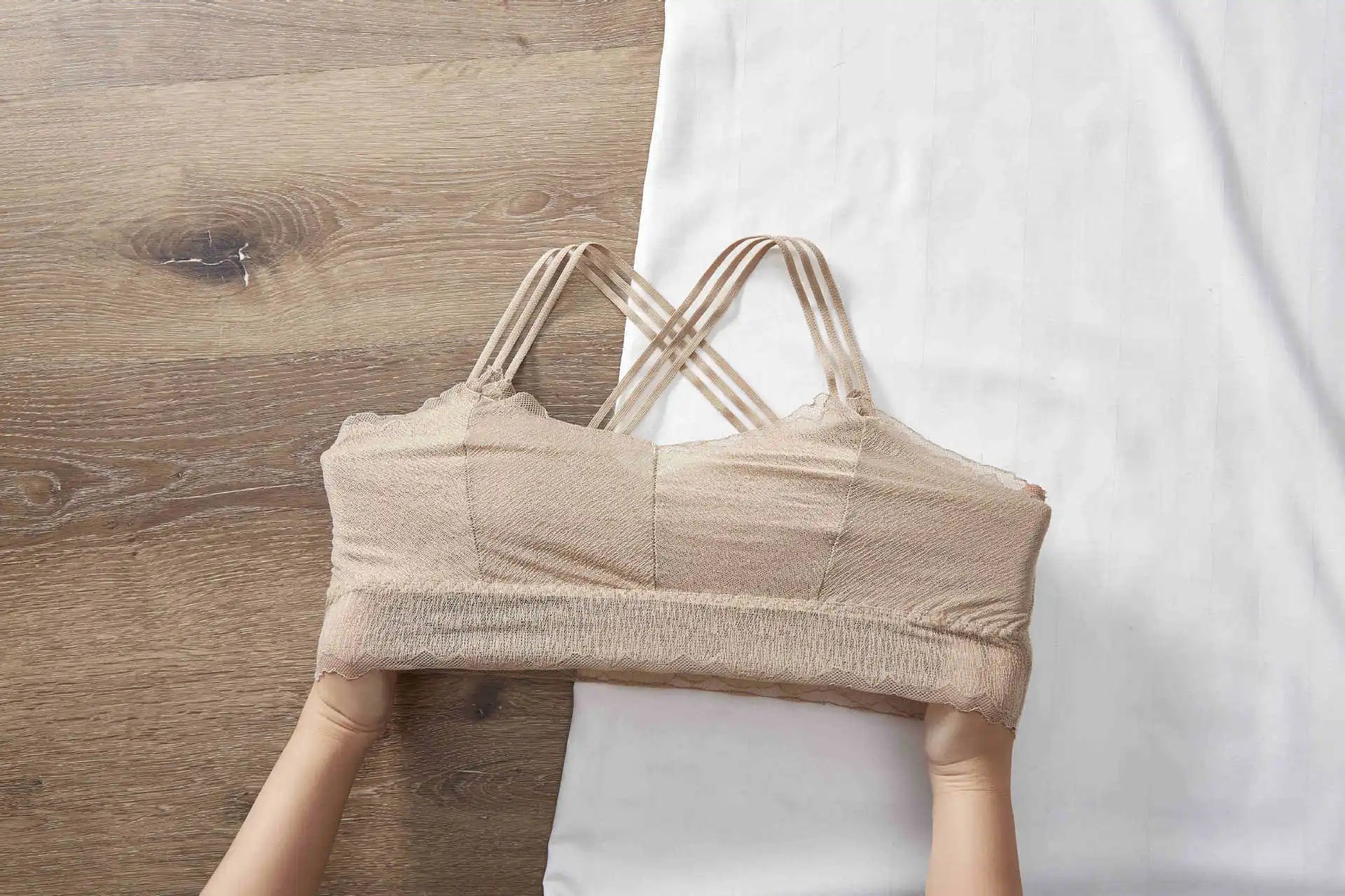 Lace Crop Top Women Seamless Underwear Padded Crop Tops Female Sexy Lingerie Fashion Women Tank Top Lace Camisole