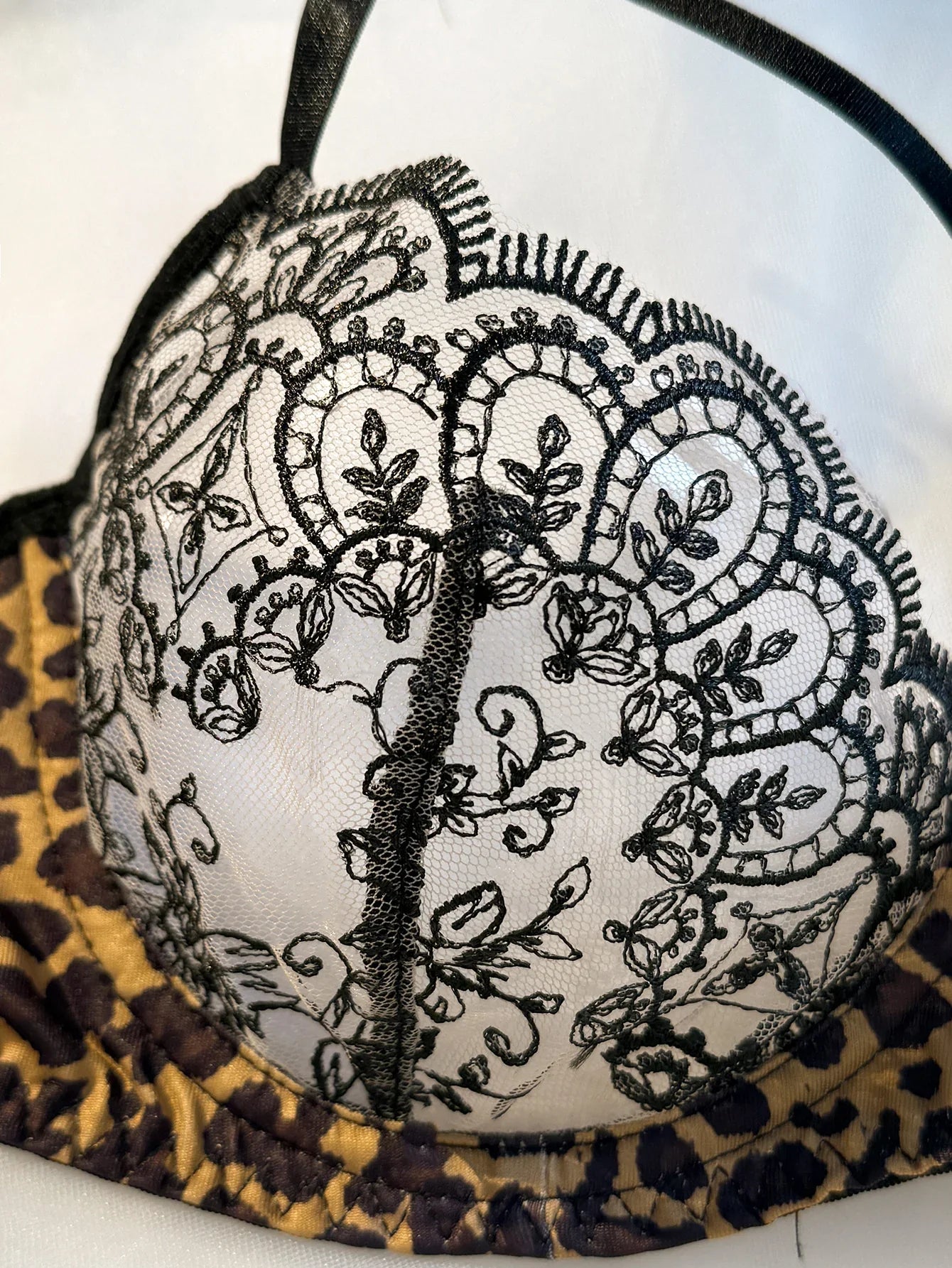 A Black Sexy Lingerie Set, Combining Leopard Print and Floral Patterns, Combining Allure and Sensuality ZA825120