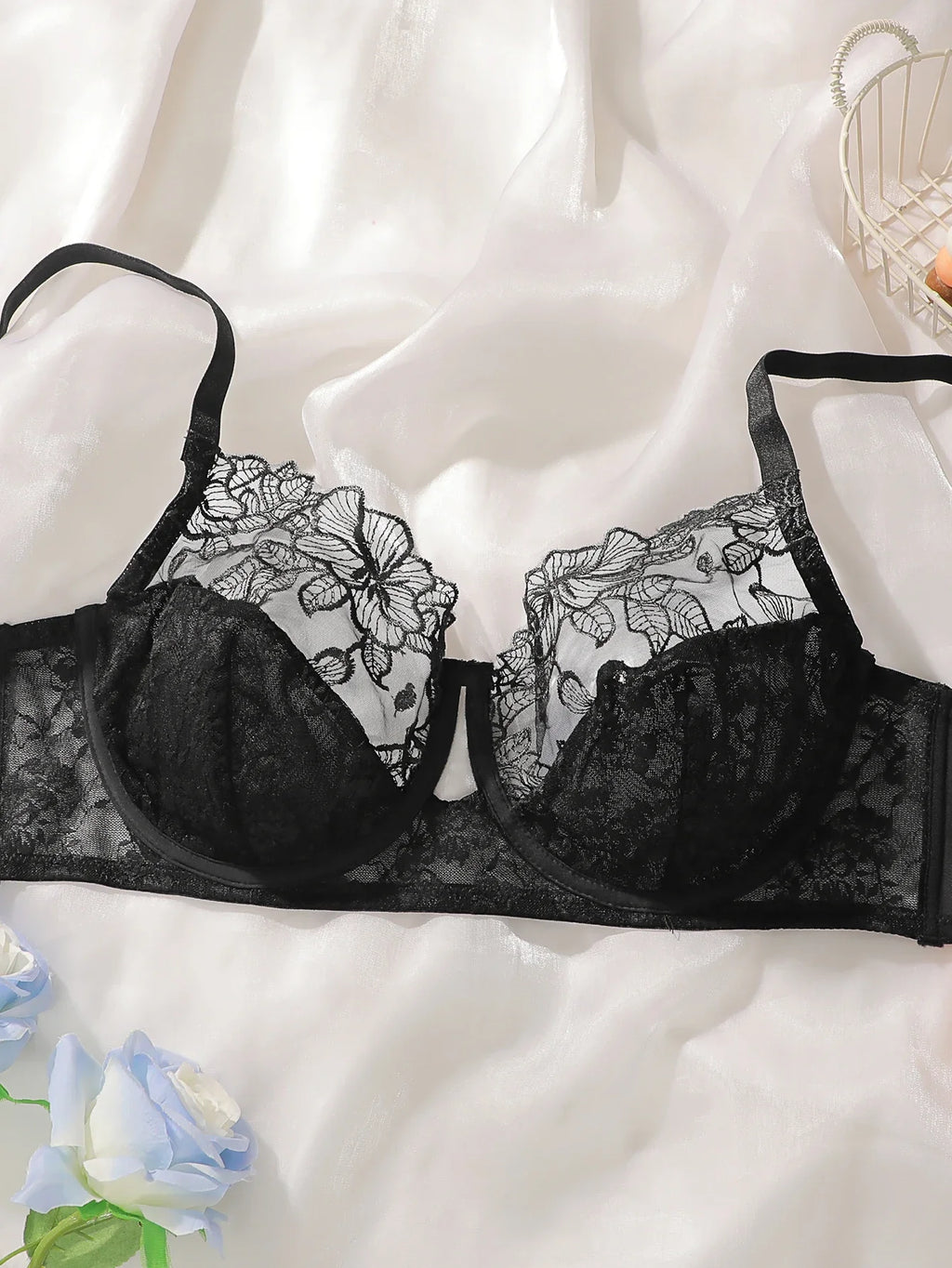 Women's embroidered lace plus size bra with steel ring gathering push up underwear suitable for full figured women MR2679