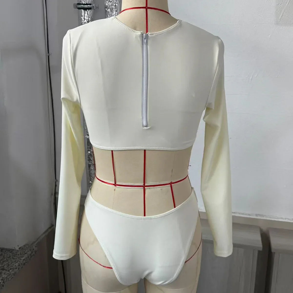 2026 New Women Long Sleeves Bikini Swimsuit Lady Sexy Fashion White Sport Style Swimwear Vacation Female Beachwear Bathing Suit