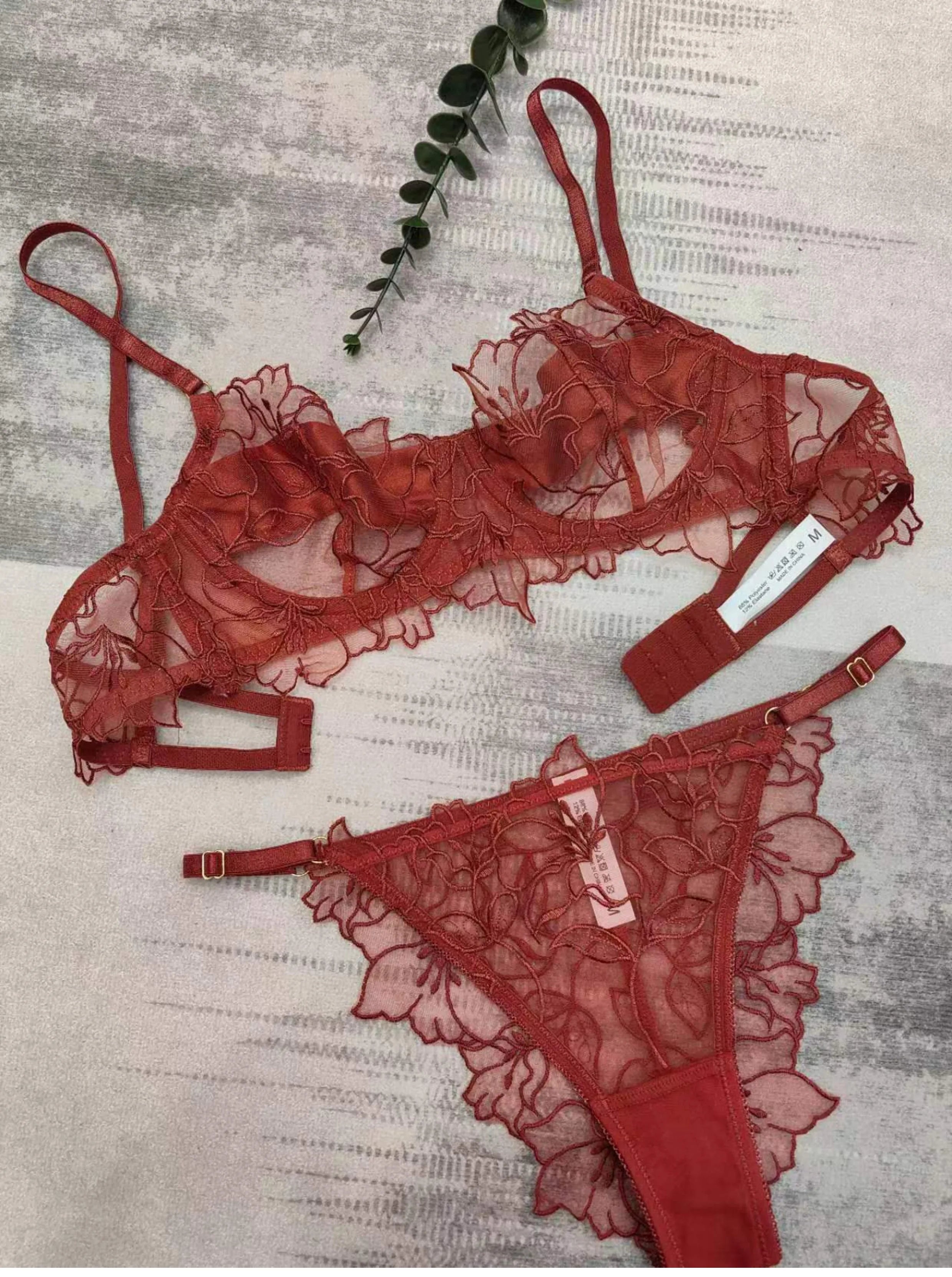 MOYISU Pure Desire Sexy Ultra-thin Big Chest Small Anti-sag Bra Cover Set Summer Embroidery Lace Red Year Life Underwear Woman