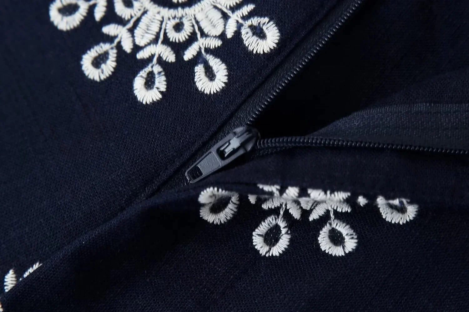 Foridol Floral Embroidery Cropped Pants Women Summer Casual Zip Navy Blue Fashion Female Pants Pantalones 2025 Mujer