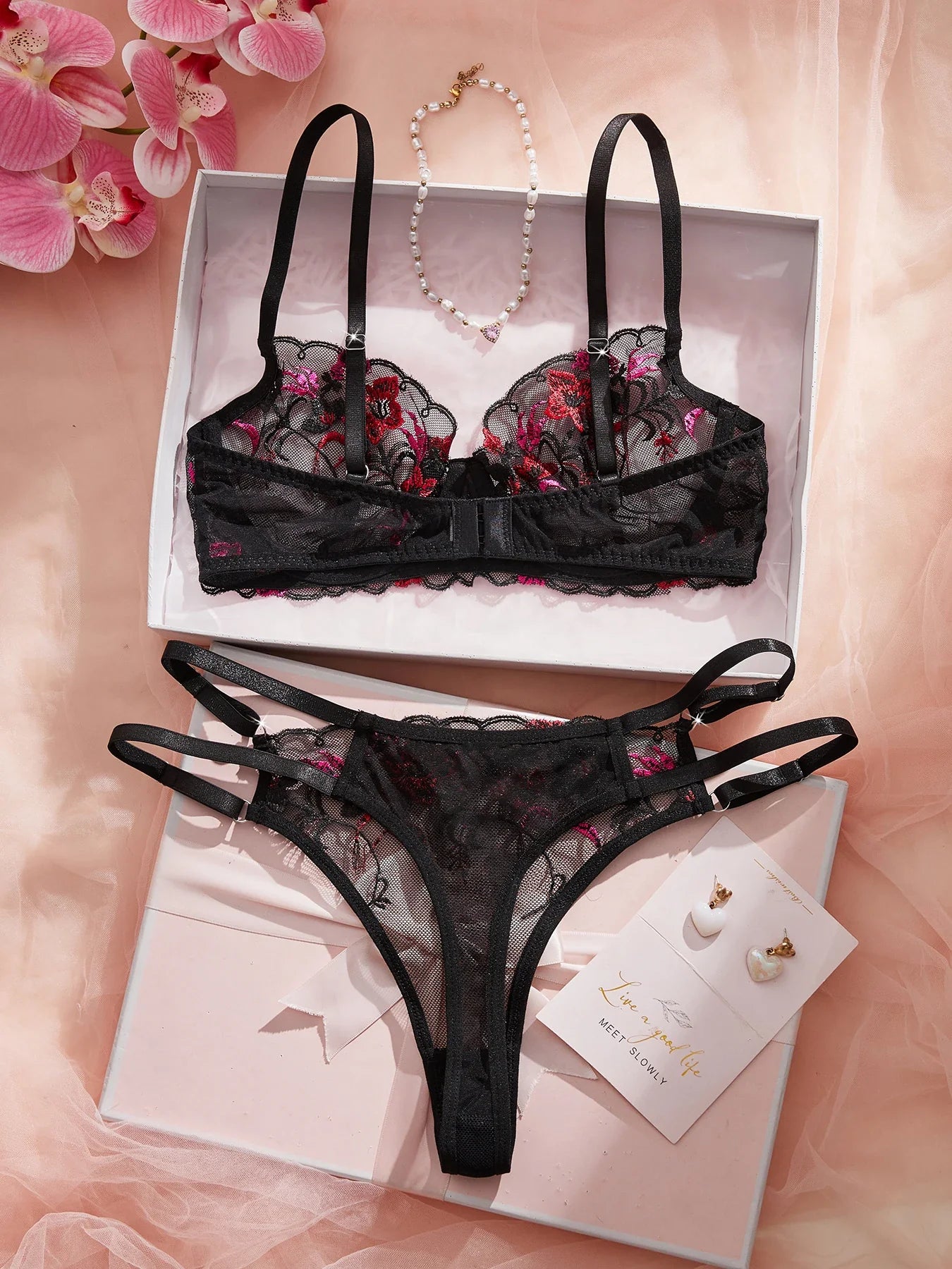 MOYISU Luxury French Pure Desire White Lace Thin Sexy Gauze Underwear Set Embroidery Girl Push-up Bra Big Size Big Breasts Small