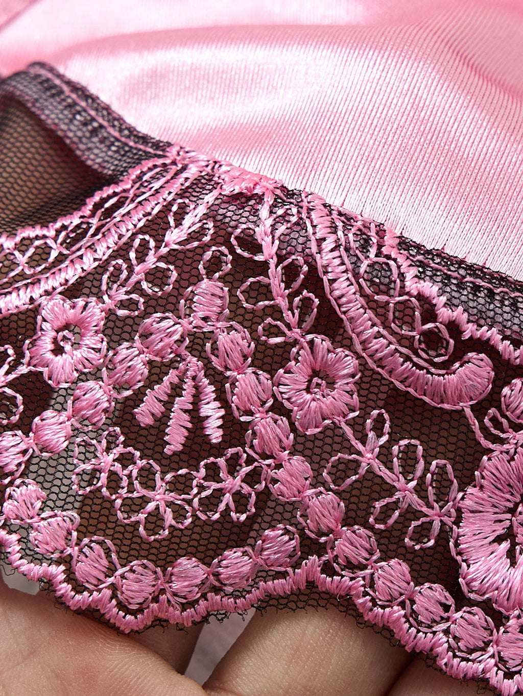 Girls' fashion satin lace patchwork bra set. Sexy lace sheer net lingerie set for ladies. Two-piece set.