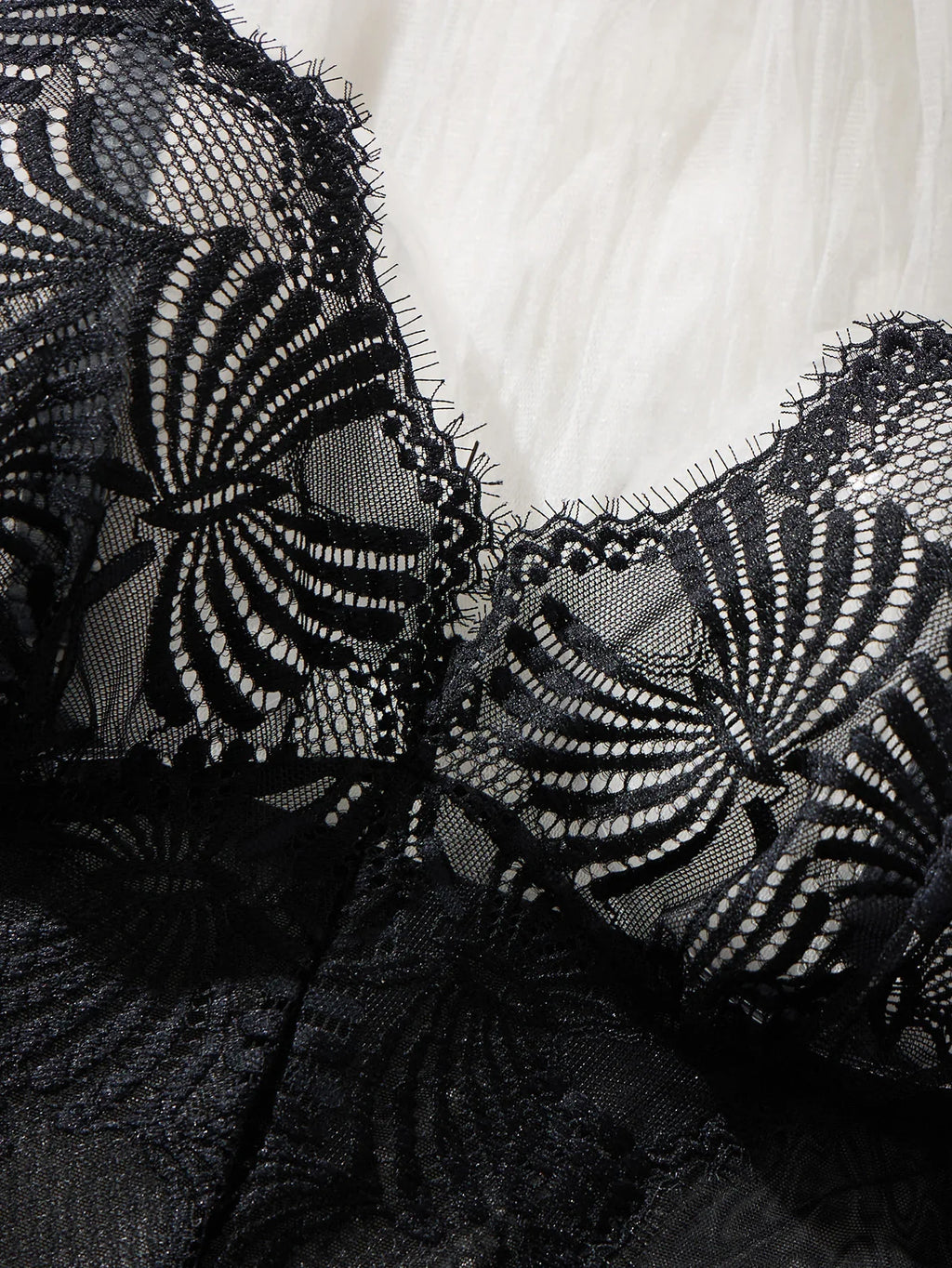 Hot girl style French-style lace sexy one-piece dress for women, deep V see-through netted bandeau shaping bra ZA825256