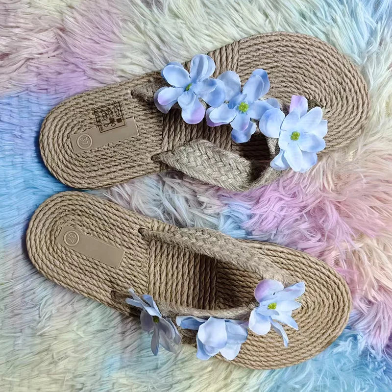 2025 Fashion Flower Decor Flip Flops Women Summer Vacation Non Slip Beach Slippers Woman Lightweight Flat Heel Sandals 36-42