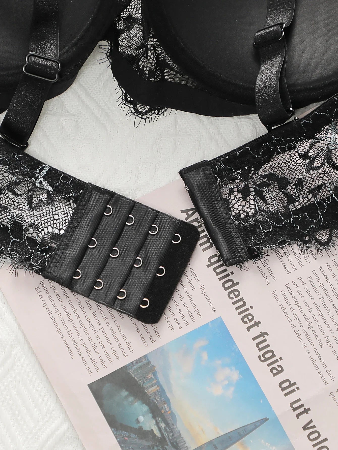 Women's Sexy Oversized Lingerie With Half Cup Pull Up And Anti Sagging Black Lace Design Suitable For Plump Women 90D-110D B2439