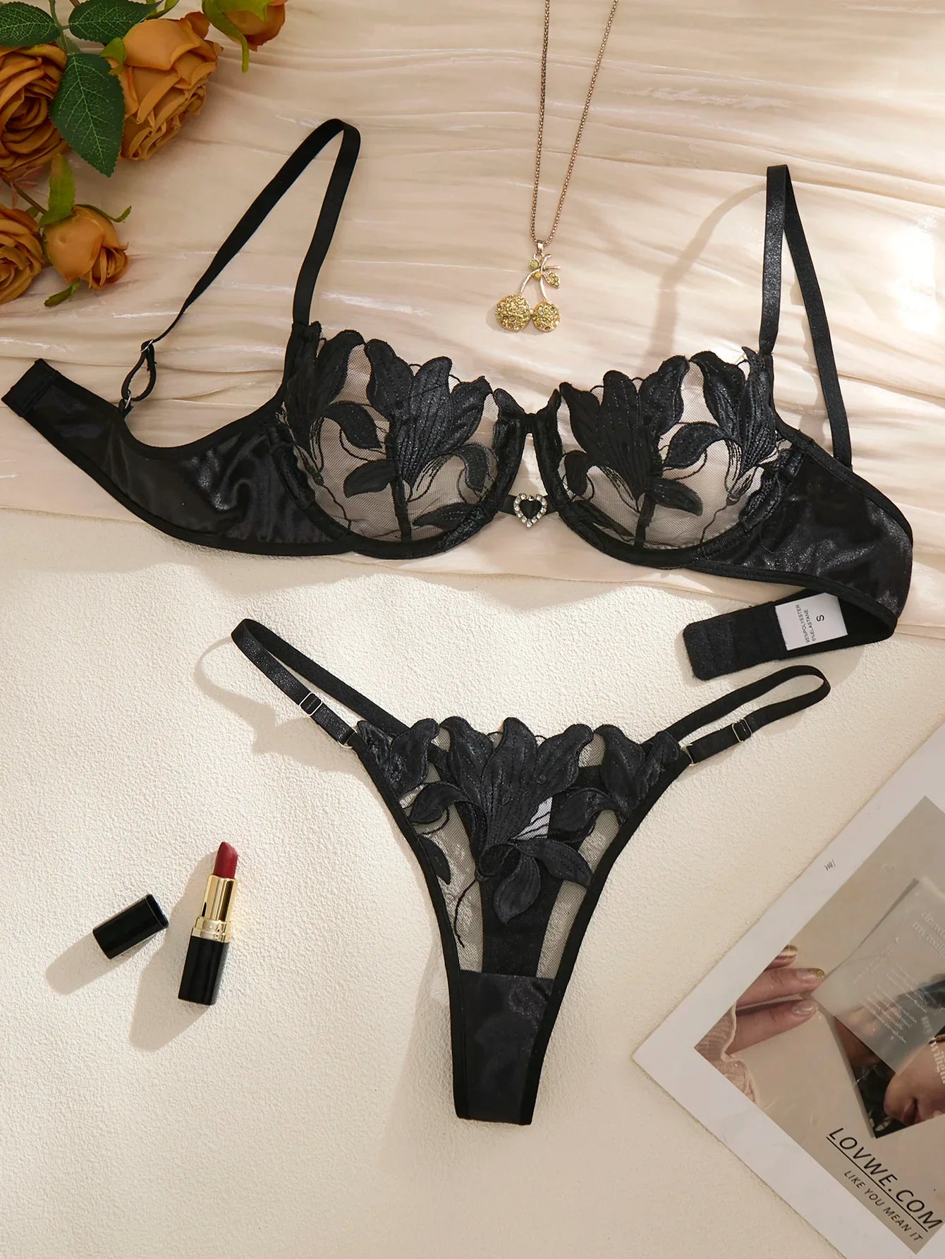 Black Embroidered Floral Lingerie Set - Sexy Bra And G-string Combo with Heart Decoration Underwear Set for Women ZA824031