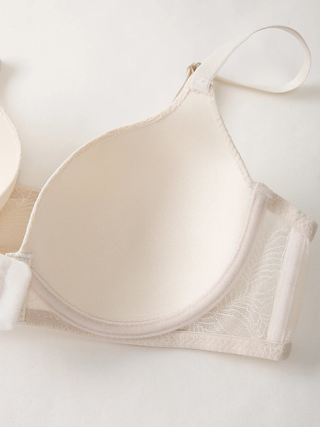 Women's Everyday Floral Embossed Thin Cup Push up Bra, Front Clasp Lace Backless Soft Comfort Underwear
