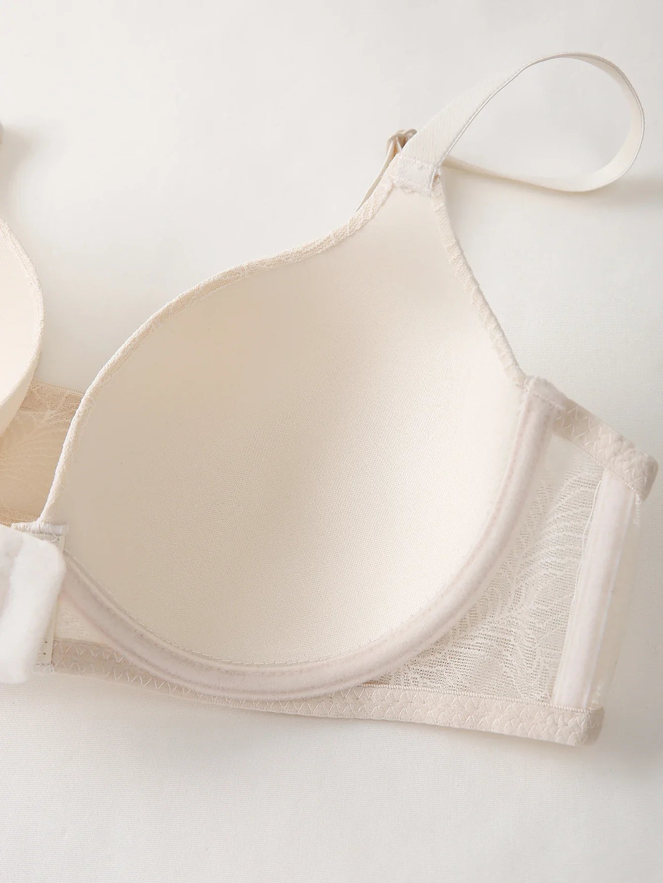 Women's Everyday Floral Embossed Thin Cup Push up Bra, Front Clasp Lace Backless Soft Comfort Underwear