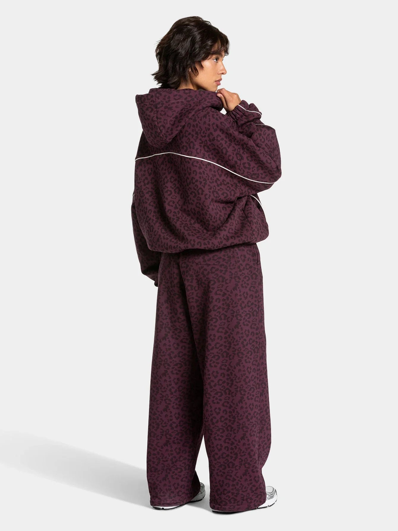 Vintage Leopard Hooded Sweatshirt Suit Loose Fit Contrast Line Wide Leg Trousers Fashion Athletic Tracksuit Outfit
