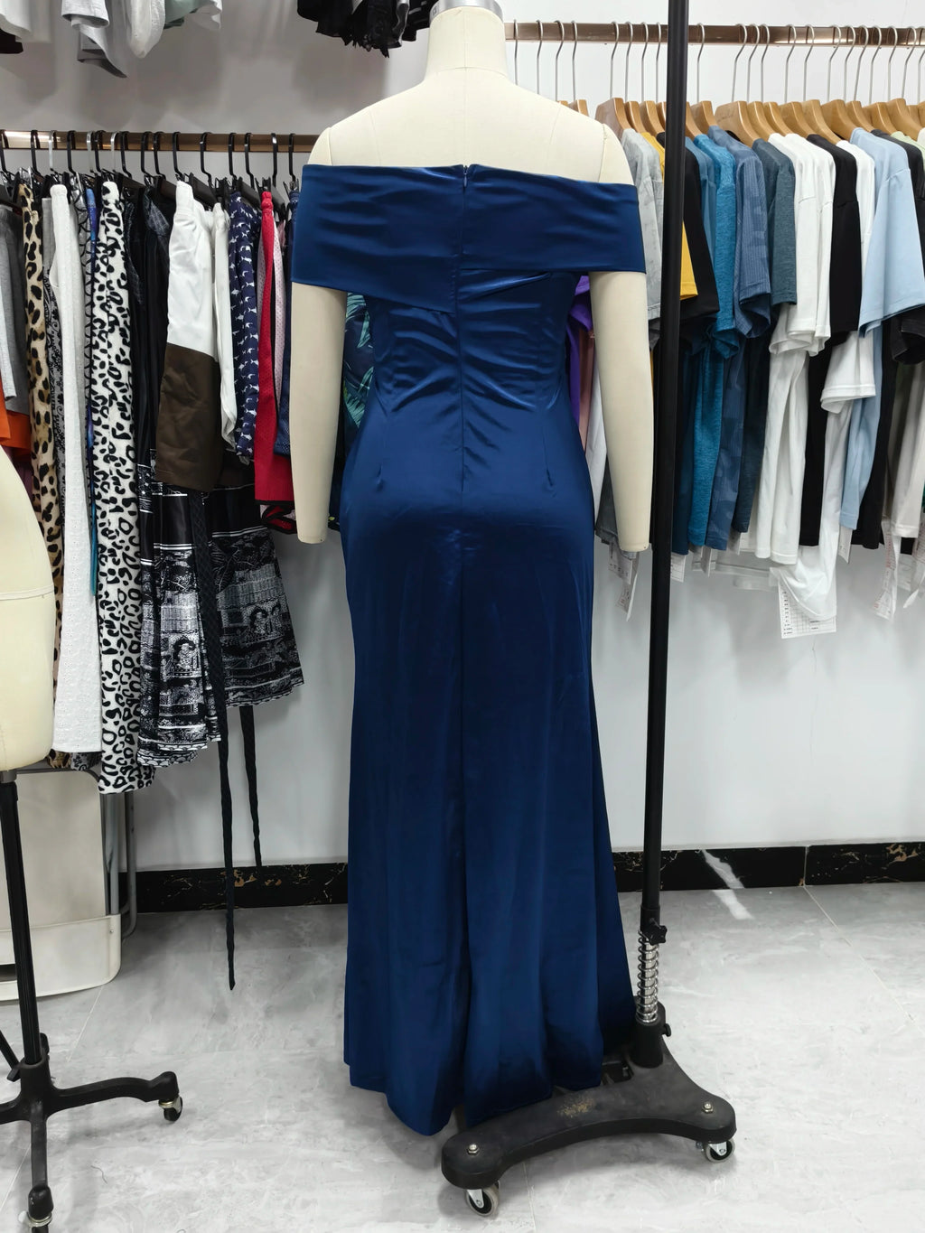 Elegant Satin Solid Color Off-Shoulder Women's Long Dress Sexy High-Waisted Flim Slit Pleated Dress for Lady Party Wedding