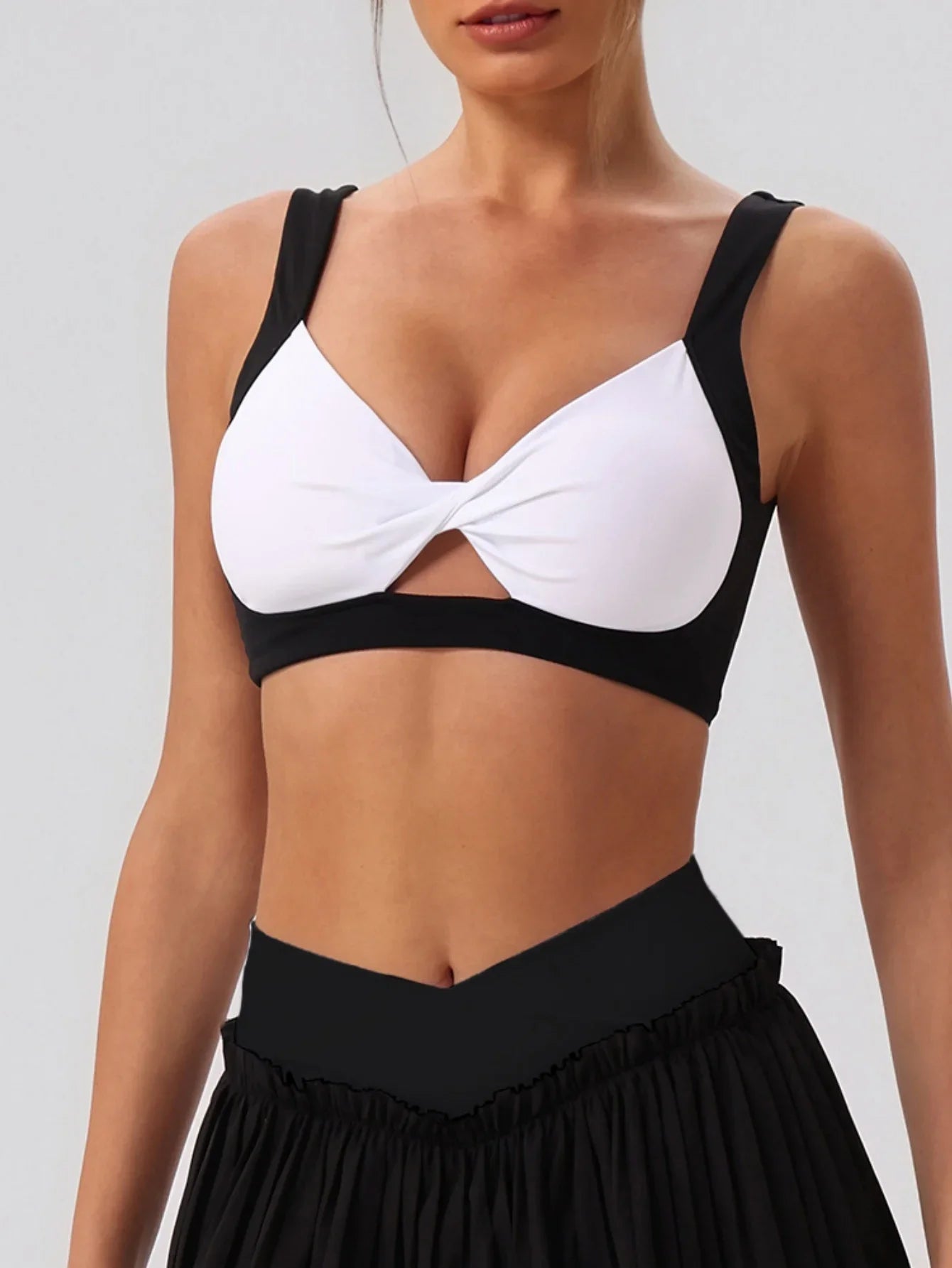 Sexy Detachable Sports Bra Women Color Contrast Hollow Out Front Twisted Gym Workout Yoga Underwear Athletic Training Crop Top