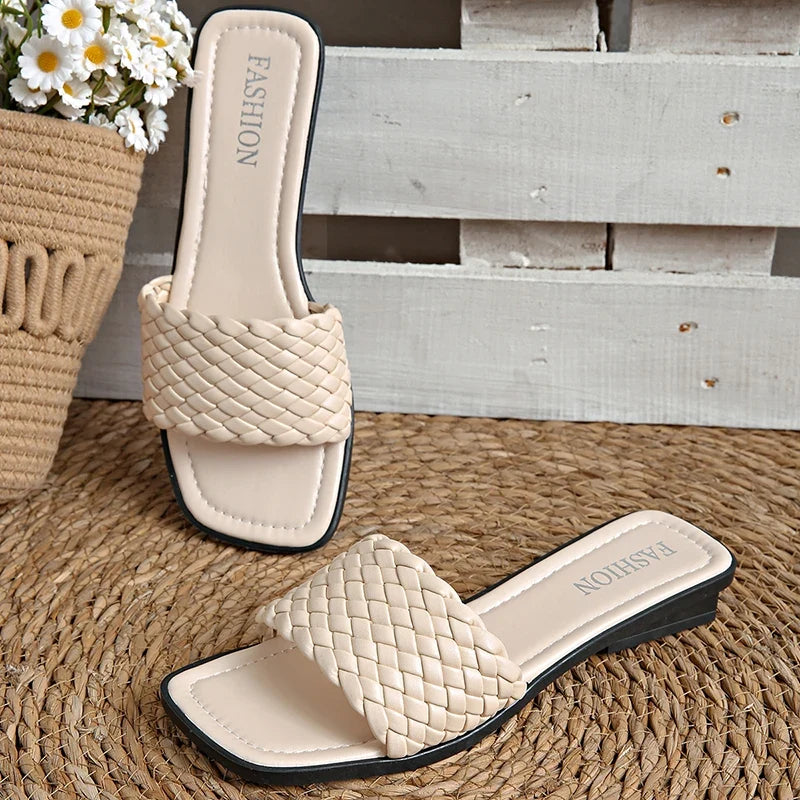 Classic Plus Size Woven Slippers for Women Summer Square Toe Low Heel Slides Sandals Woman Outdoor Pu Leather Beach Flip Flops