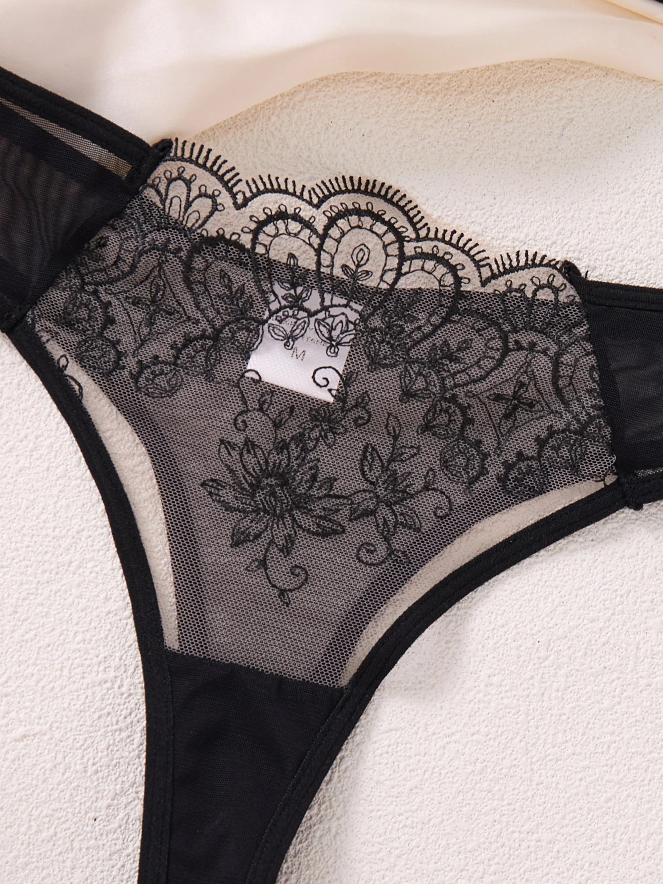 2-piece Black sexy lingerie set, an experience of daily intimate life that is both pure and exudes allure ZA824057