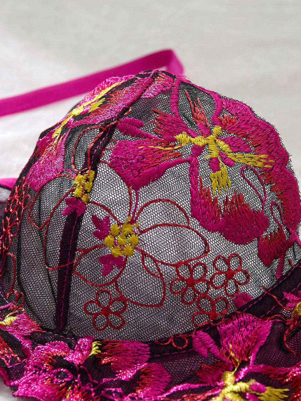 Sexy Rose-red Lingerie Including A Bra and Panties with Daisy Patterns As Well As Acomfortable Home-style Bra & Brief Sets