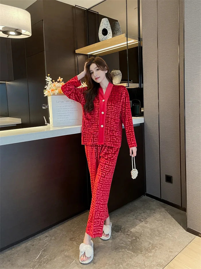 Autumn and winter new gold velvet pajamas V-neck Korean velvet sweet and sexy lace home clothes