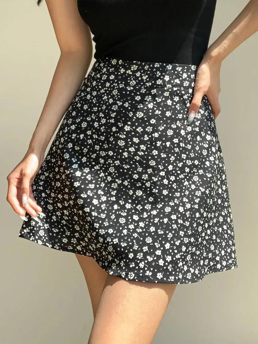 2026 Summer New Retro Vacation Style Small Floral Half Skirt High Waisted Wrap Buttocks Elegant Sweet Slim Short Skirt 06AH