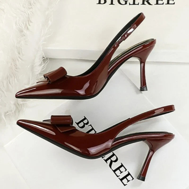 Luxury Designer Burgundy Suede Ankle Strap Pumps Sexy Pointed Toe Ankle Buckle Elegant Heels Fashion Wedding Party Shoes Shoes