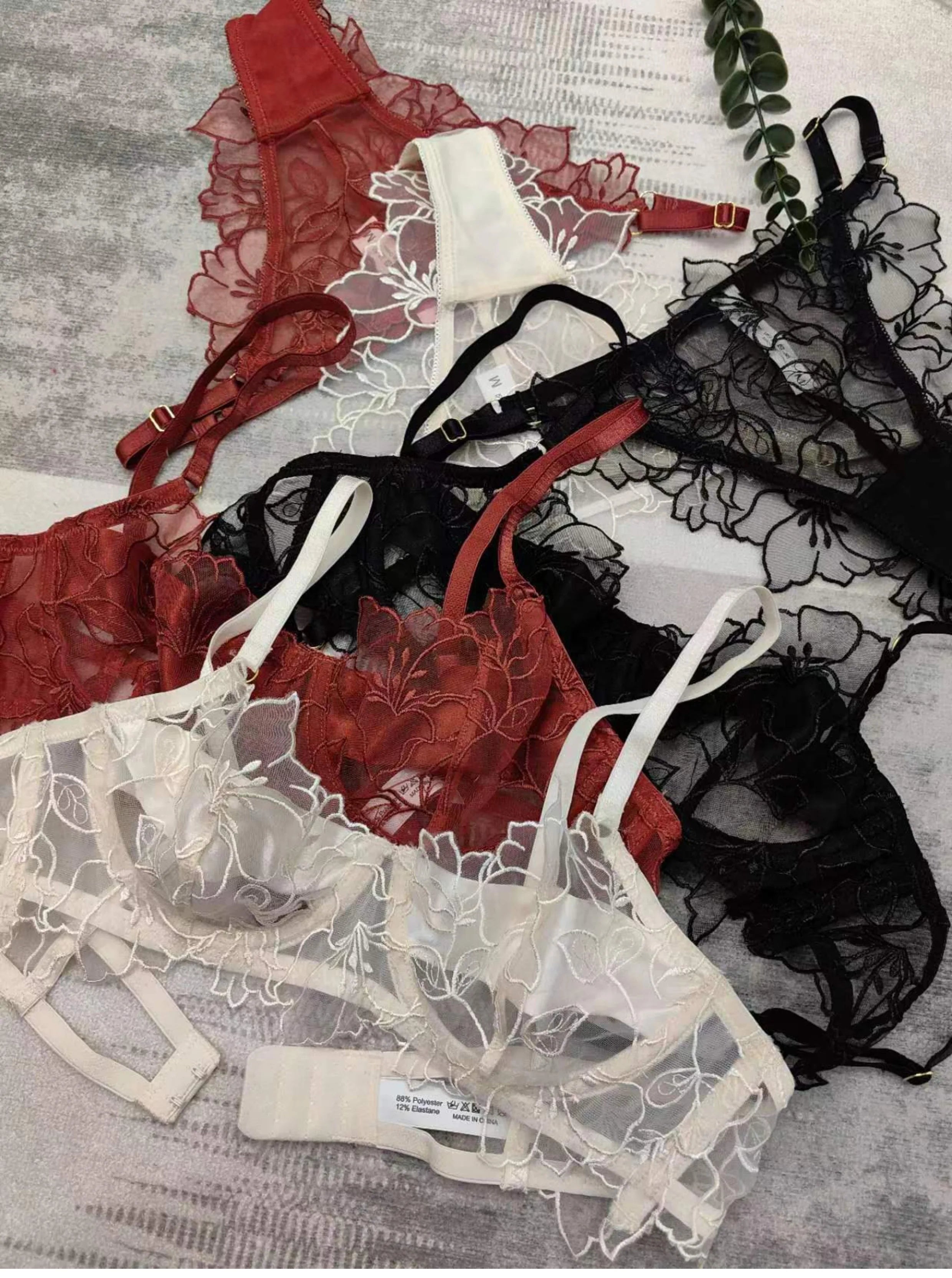 MOYISU Pure Desire Sexy Ultra-thin Big Chest Small Anti-sag Bra Cover Set Summer Embroidery Lace Red Year Life Underwear Woman