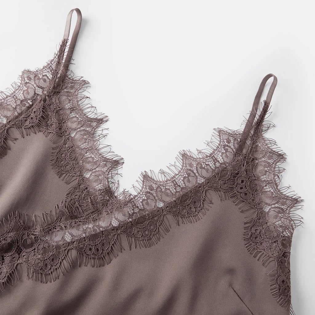 Women Summer Solid Color Lace Trimmed Camisole Fashion Spaghetti Strap Tank Top with Scalloped Hem