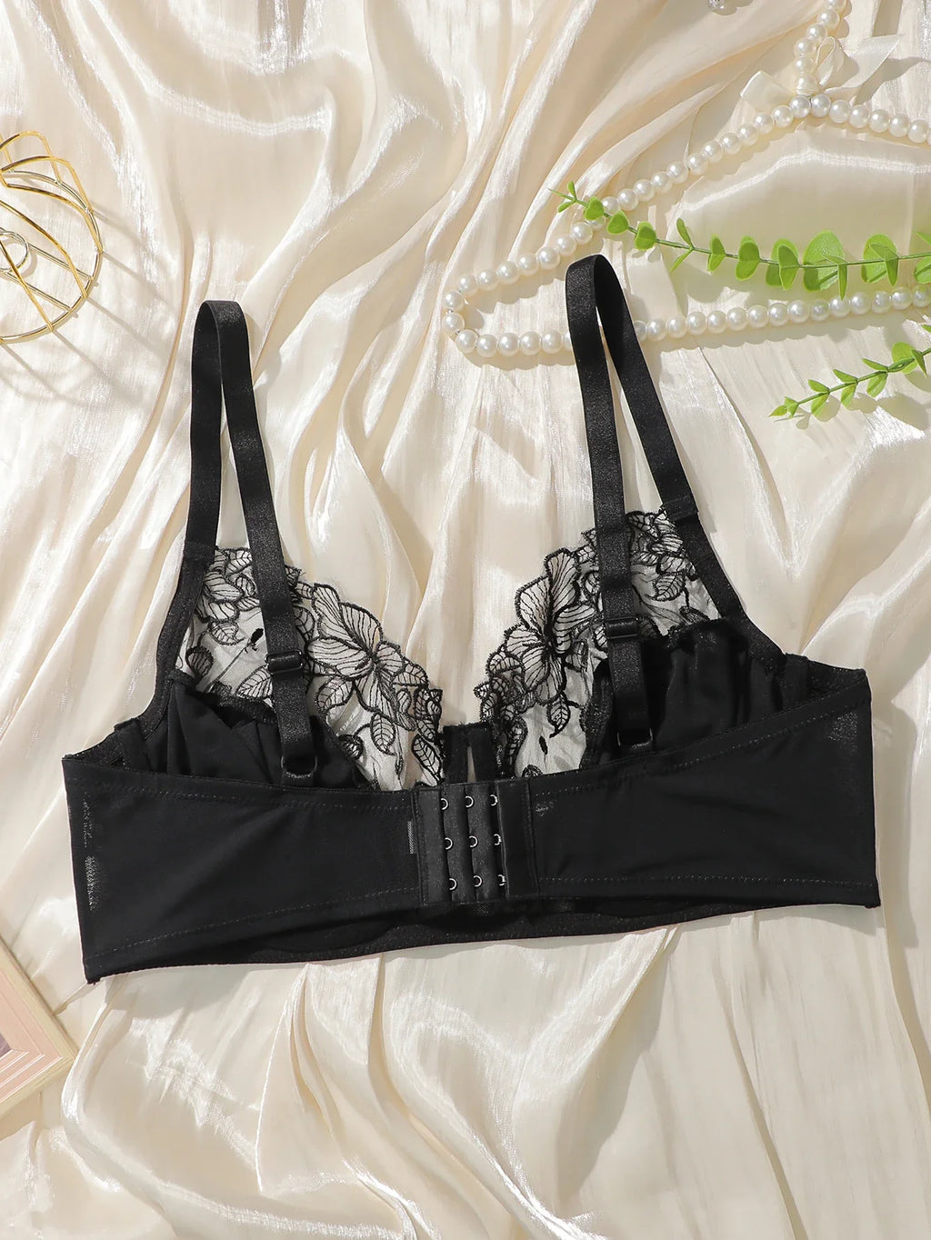 Women's embroidered lace plus size bra with steel ring gathering push up underwear suitable for full figured women MR2679