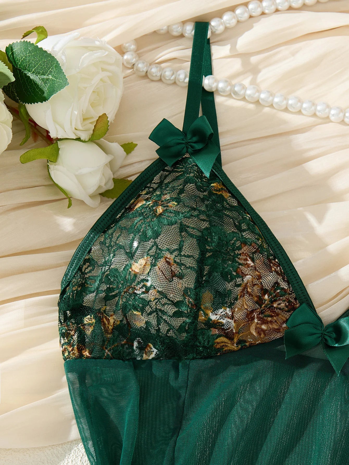 Ladies' Green Gold Hollow Classical Elegant Bow Design Is Comfortable and Soft, Suitable for All Seasons ZA825071