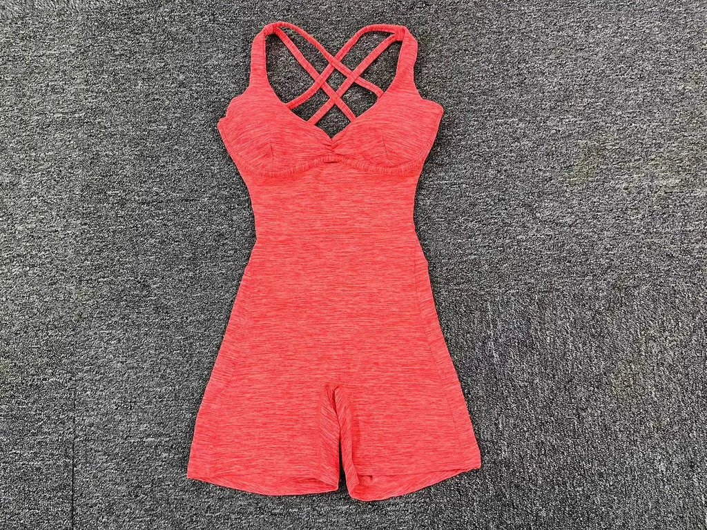 Adjustable double straps Open back  V shape back design Scrunch butt No front seam Flatlock Inseam  Removable pads BODYSUIT
