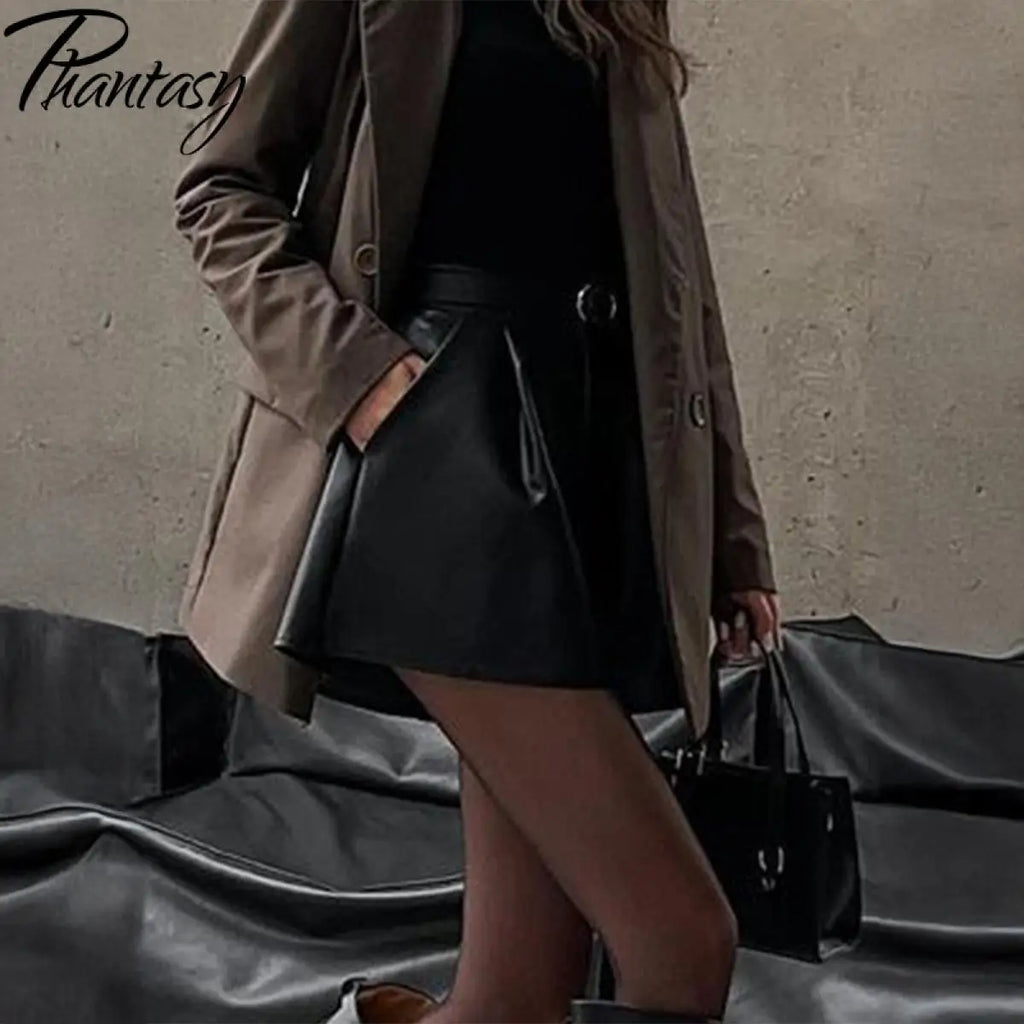 Phantasy Sexy Short Trousers Street Bottom High Waist Wide Leg Ruffles Cuff Pu Leather Shorts Fashionable Autumn Women Clothing