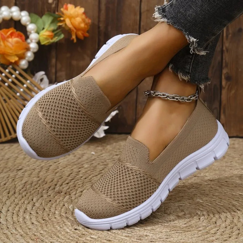 Lightweight Soft Sole Women Casual Shoes Summer Breathable Knit Slip On Sneakers Woman Anti Slip Comfort Walking Shoes Plus Size