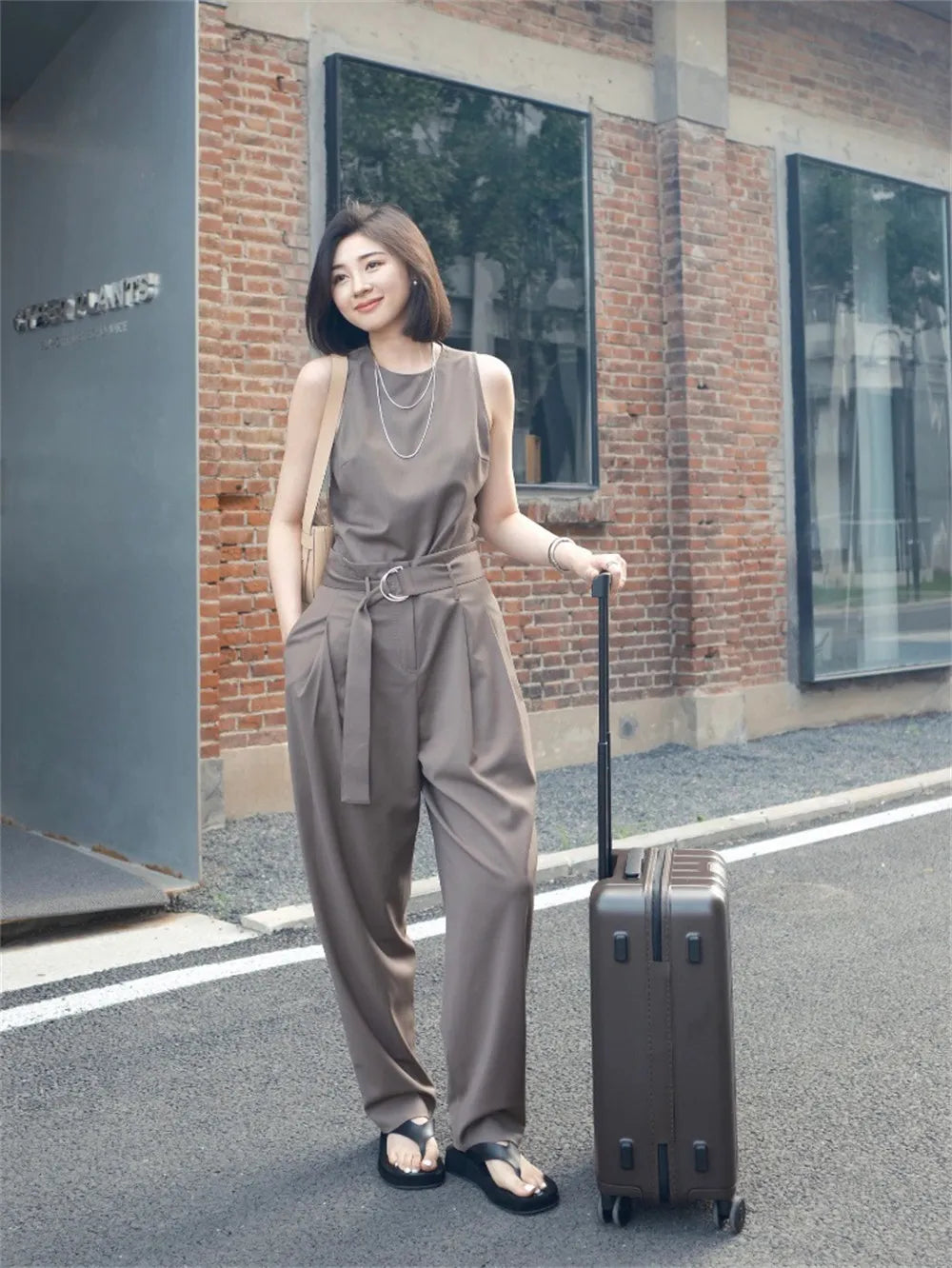 2026 New Arrivals Summer Fashion Black Flip Flops Flat Sandals Women Leisure White Slides Shoes Comfy Walking Beach Footwear