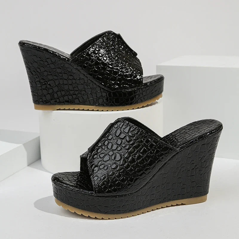 Fashion Wedge Heeled Gold Sandals Women 2026 Summer Peep Toe Chunky Platform Slippers Woman Plus Size 43 High Heel Party Sandles