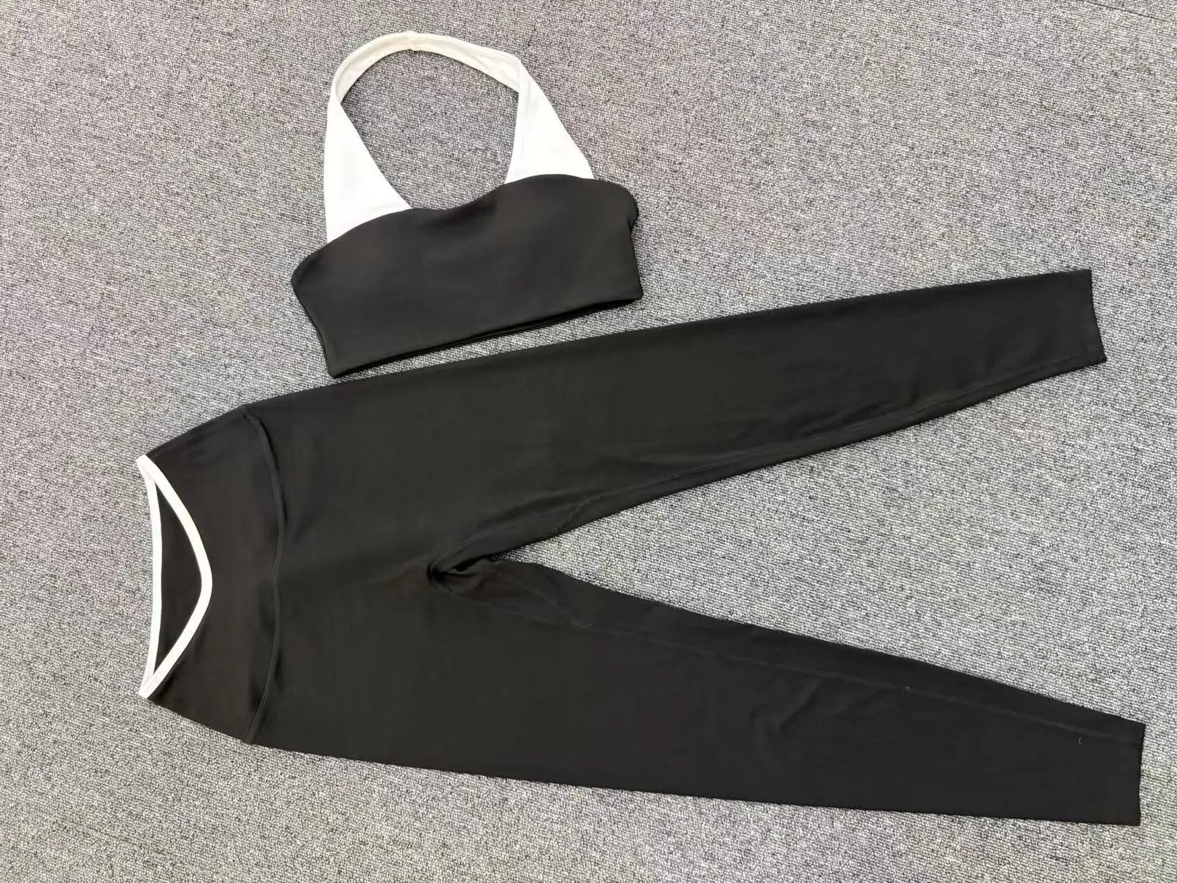 2 Pieces Color-block Yoga Sets Women  Hanging Neck Sports Bra High Waist Pants Built-in Pockets Outdoor Fitness Workout Suit