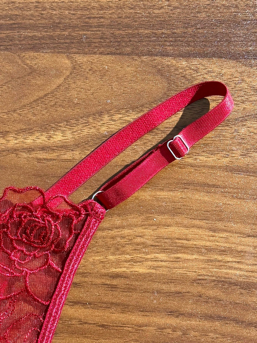 Luxurious Red Lace Underwear Set for Women French Romantic Embroidery Bra And Panties Two-Piece Set for Ultimate Comfort