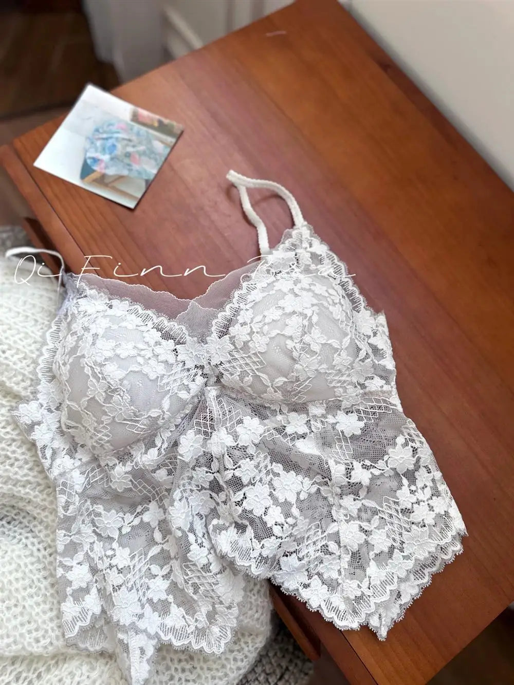 Sexy French Lace Halter Bra for Summer Wireless Crinkle Free Bralette for Small Bust Beautiful Back Lingerie Set S-XL MOYISU BC
