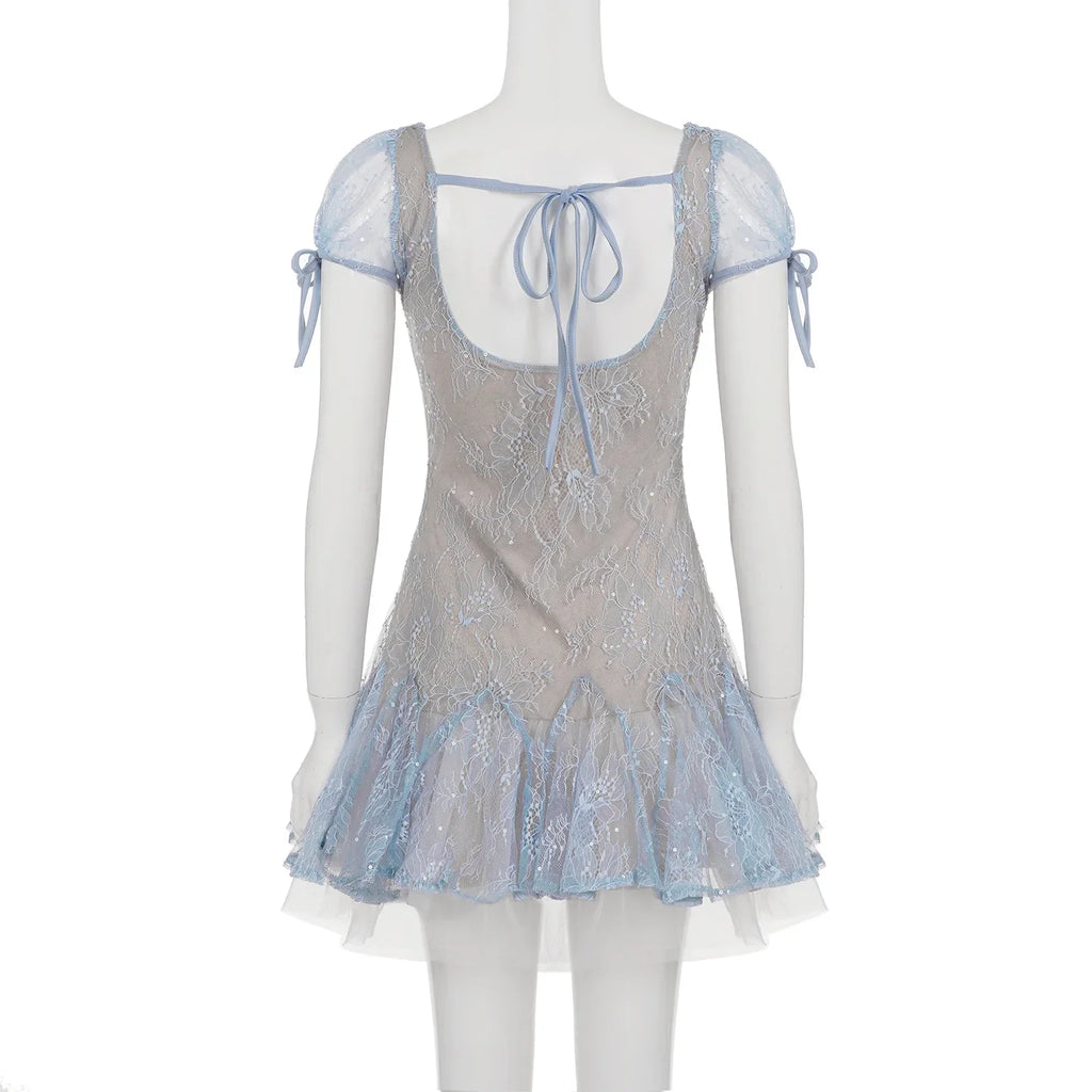 Dreamy and Western-style lace pleated princess dress with sparkling sequin design and puff-sleeved high-waisted dress.