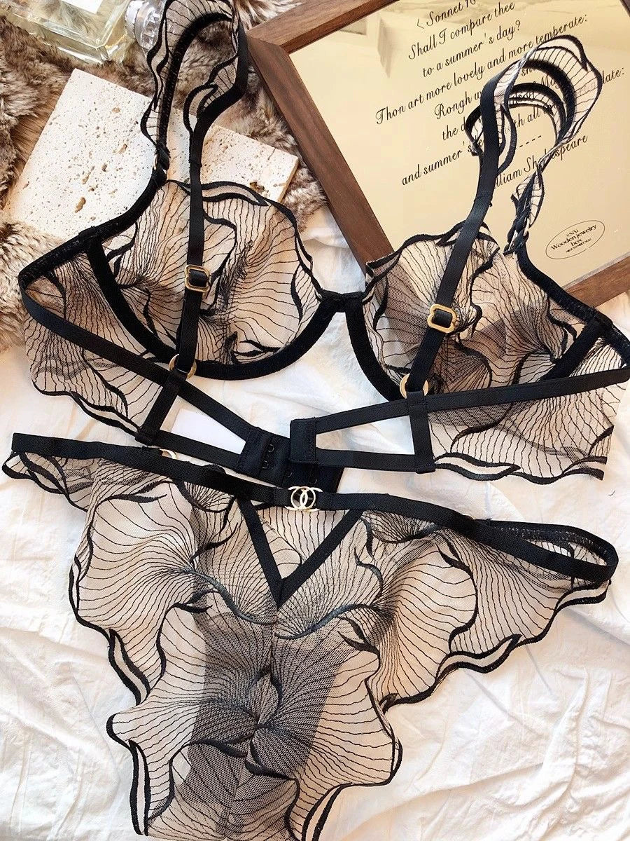 wholesome but hot French Lace Bra Set Flower Embroidery Ultra Thin Push Up Wirefree Niche Comfort CA Delivery S-XL MOYISU 32-38