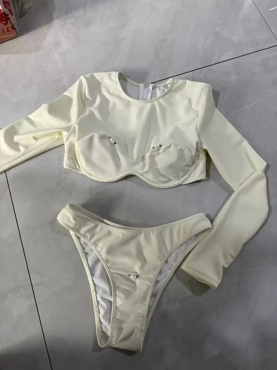 2026 New Women Long Sleeves Bikini Swimsuit Lady Sexy Fashion White Sport Style Swimwear Vacation Female Beachwear Bathing Suit