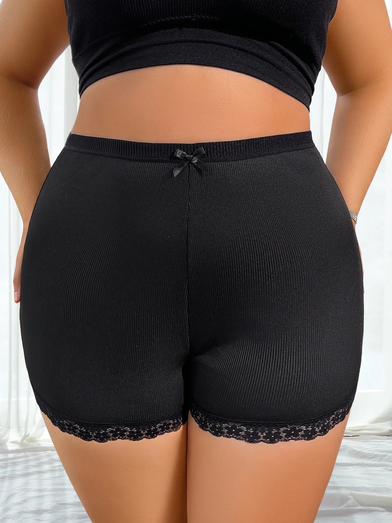 1pcs Plus Size 1XL-4XL Sexy Lace Women Boyshorts Lady Briefs Underwear Breathable Comfortable Black Mid Waist Female Underpants