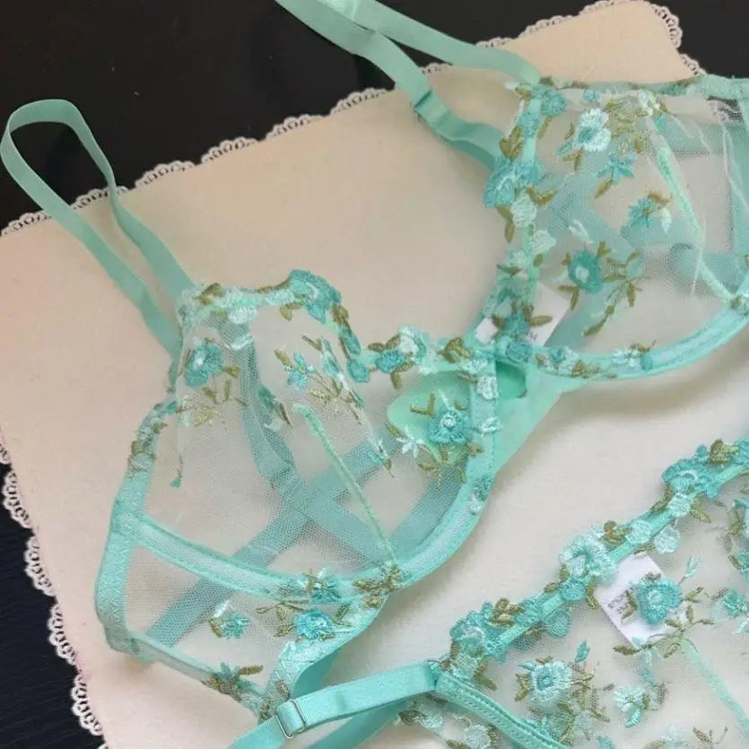 French Floral Lace Bra Set Push Up Underwire Large Bust Sheer Mesh See Through Sexy Bra Embroidery Demi Cup Lingerie Set MOYISU