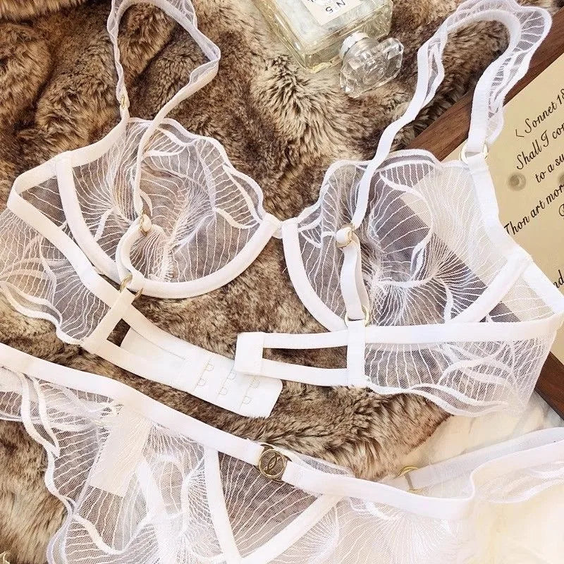 wholesome but hot French Lace Bra Set Flower Embroidery Ultra Thin Push Up Wirefree Niche Comfort CA Delivery S-XL MOYISU 32-38