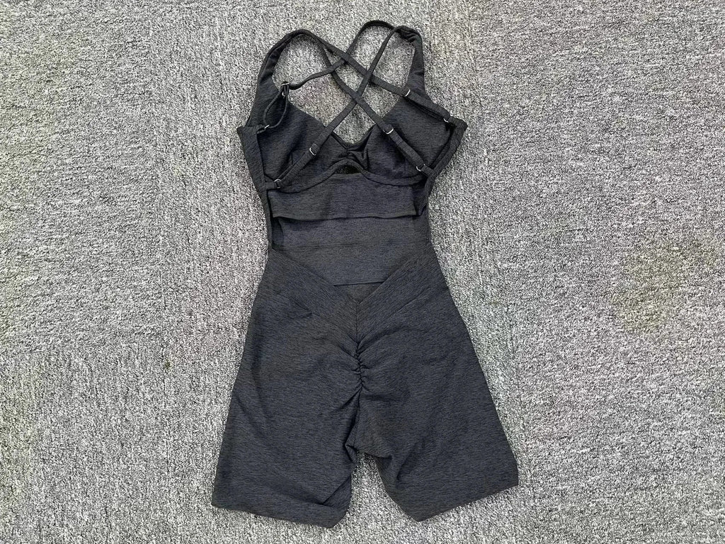 Adjustable double straps Open back  V shape back design Scrunch butt No front seam Flatlock Inseam  Removable pads BODYSUIT
