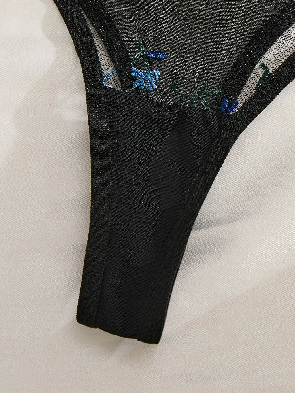 BlackBlue Embroidered Floral Lingerie Set - Sexy Bra And G-string Combo with Heart Decoration Underwear Set for Women ZA824027