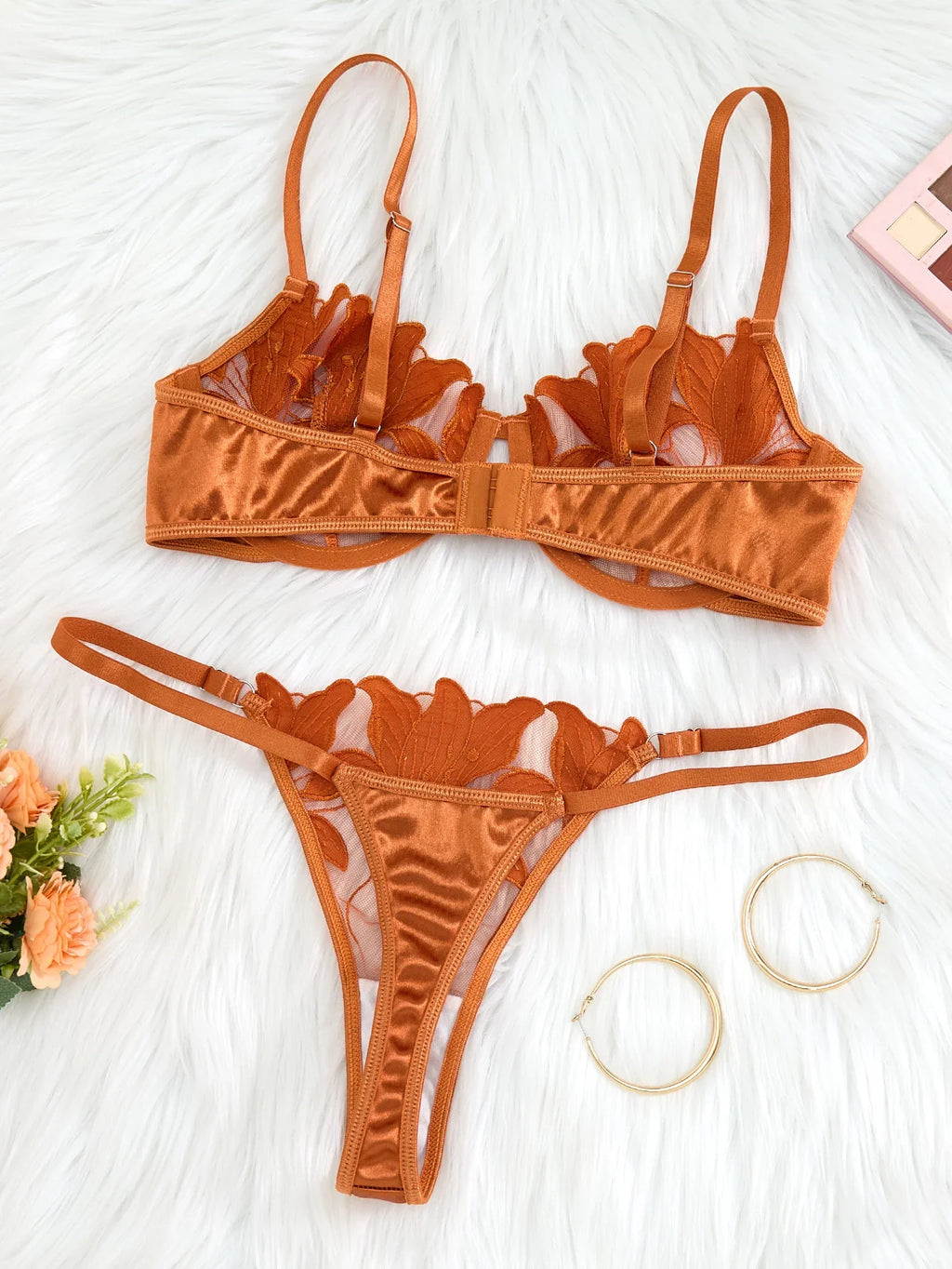 Golden French-style floral embroidery lace lingerie set, sexy and soft steel-bra-cupped bra, Valentine's Day party ZA824031