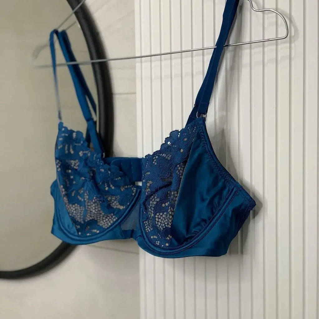 Toucheart 3 Piece Set Sexy Underwear Set For Women Mesh See-Through Lace Thin Sling Bra Set With Girdle Sexy Lingerie Suit New