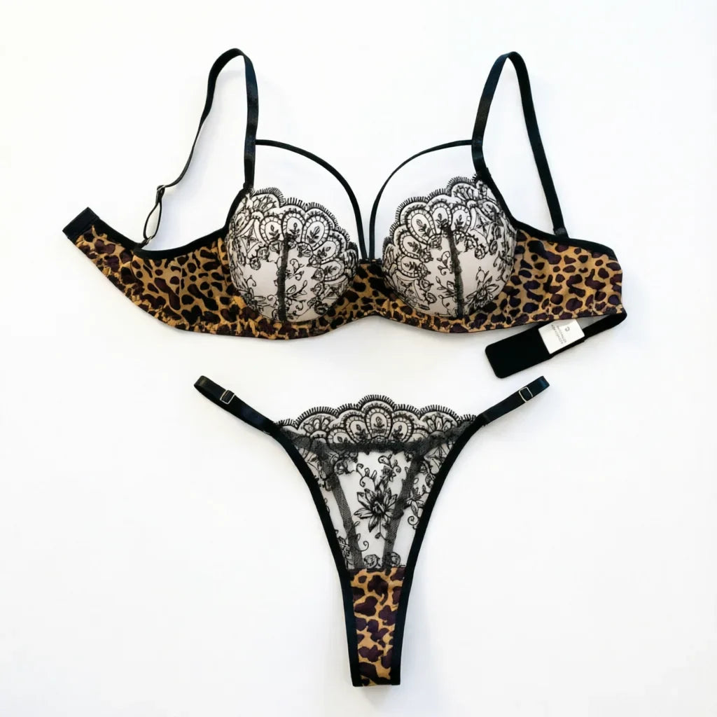 A Black Sexy Lingerie Set, Combining Leopard Print and Floral Patterns, Combining Allure and Sensuality ZA825120